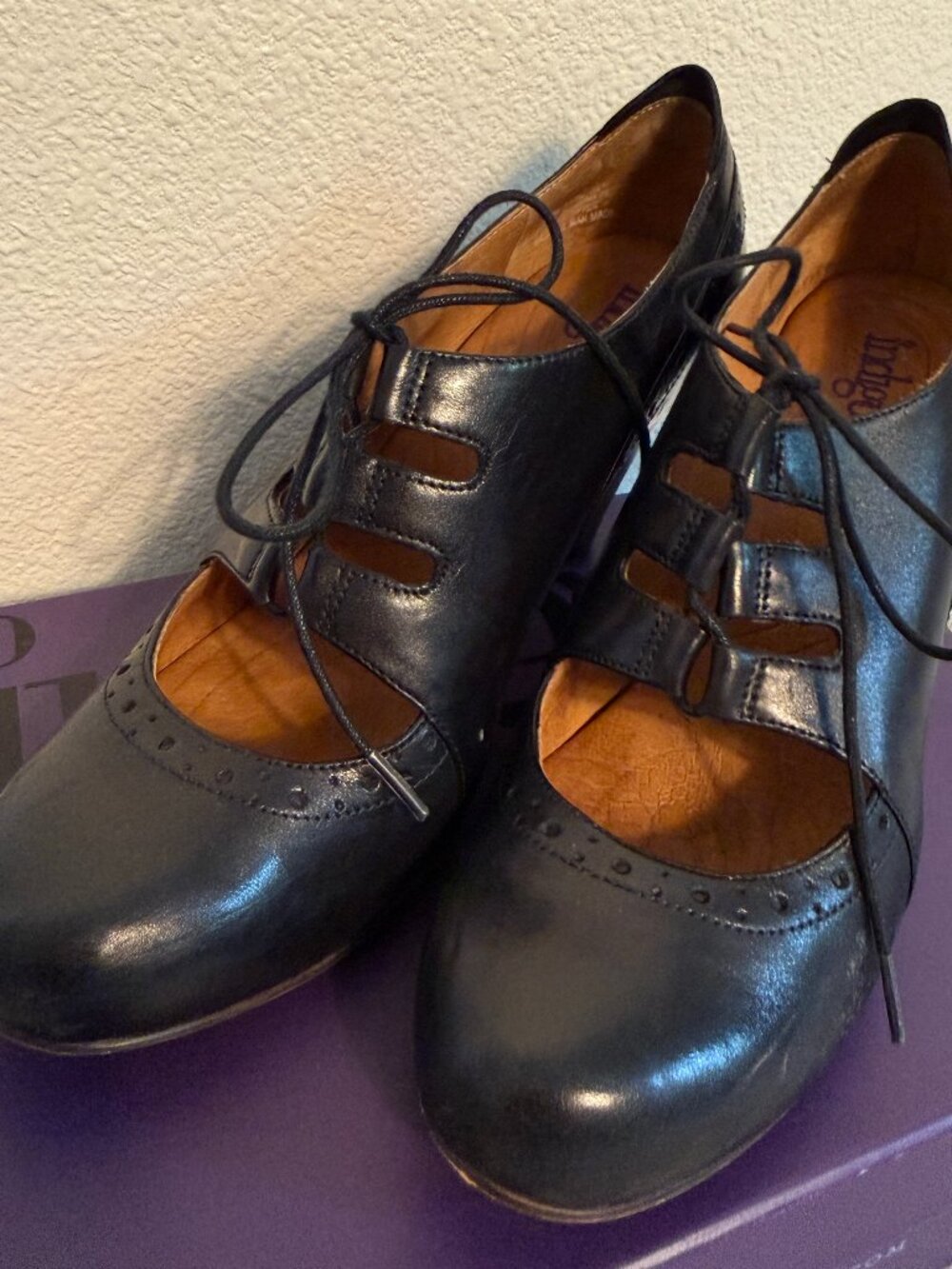 Clarks Indigo "Elise Cully" Black Leather Lace-Up Cut-Out Block Heels Size 7.5M